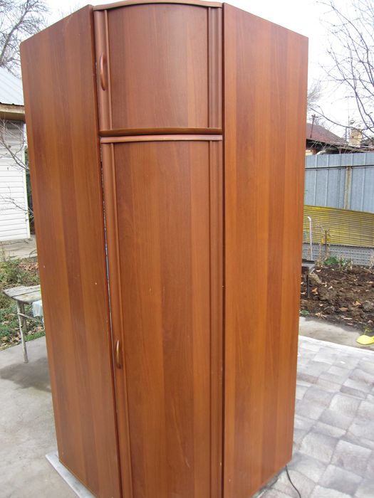 продам шкаф,шифонер90*90,возможна доставка.