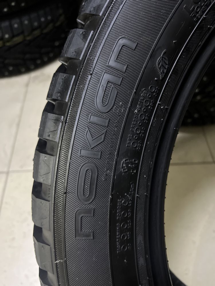 235/55 R20 Nokian