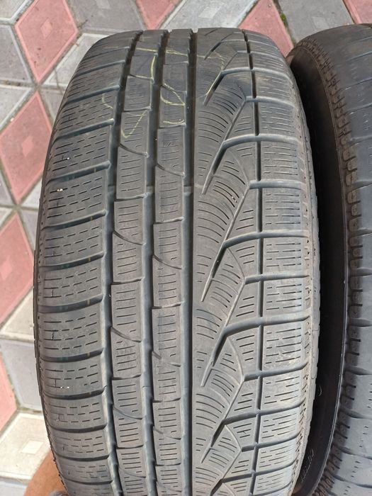 Vând 4 anvelope de iarna 245 50 r18 PIRELLI