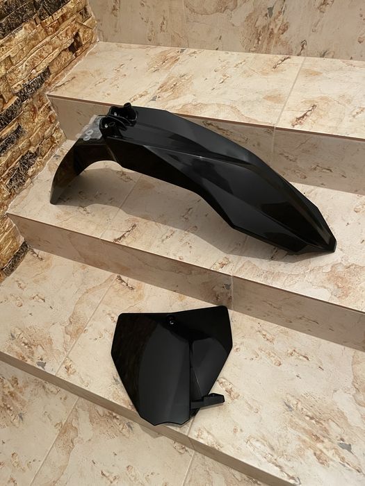 Vand aripa fata + numberplate husqvarna 2013-16