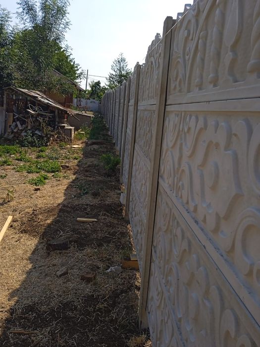 Vand gard beton armat, foarte bine lucrat cu plasa de 4 și fier de 6.