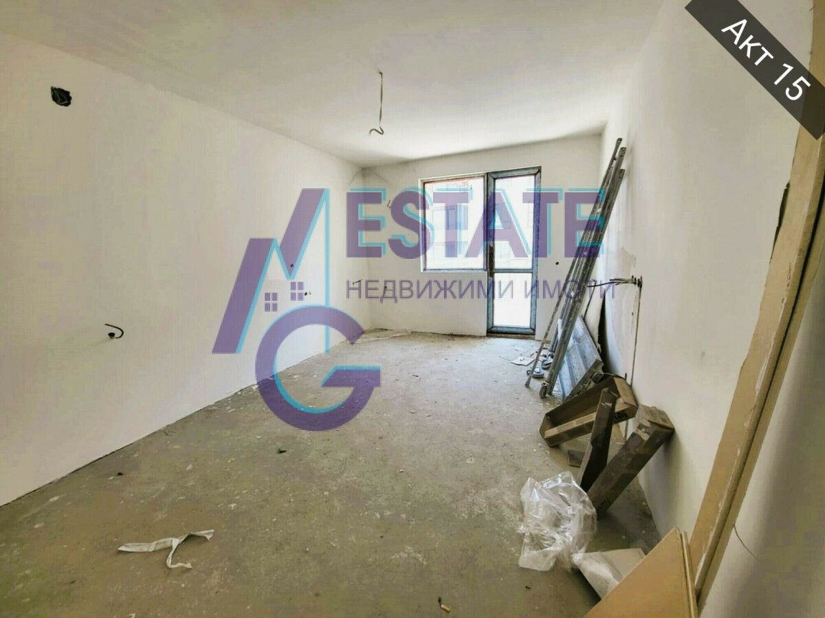 Тристаен апартамент в гр. София, жк. Зона Б-19