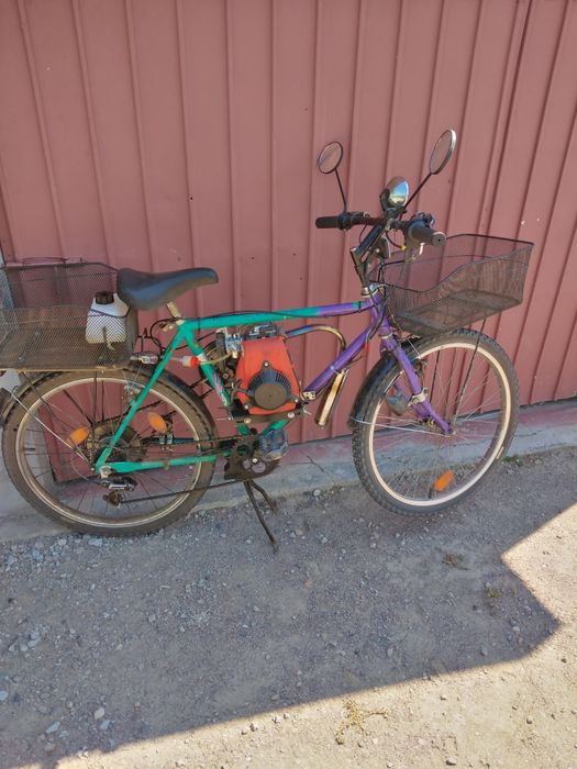 Bicicleta cu motor în 4 timpi perfect funcționala pentru naveta sau dr
