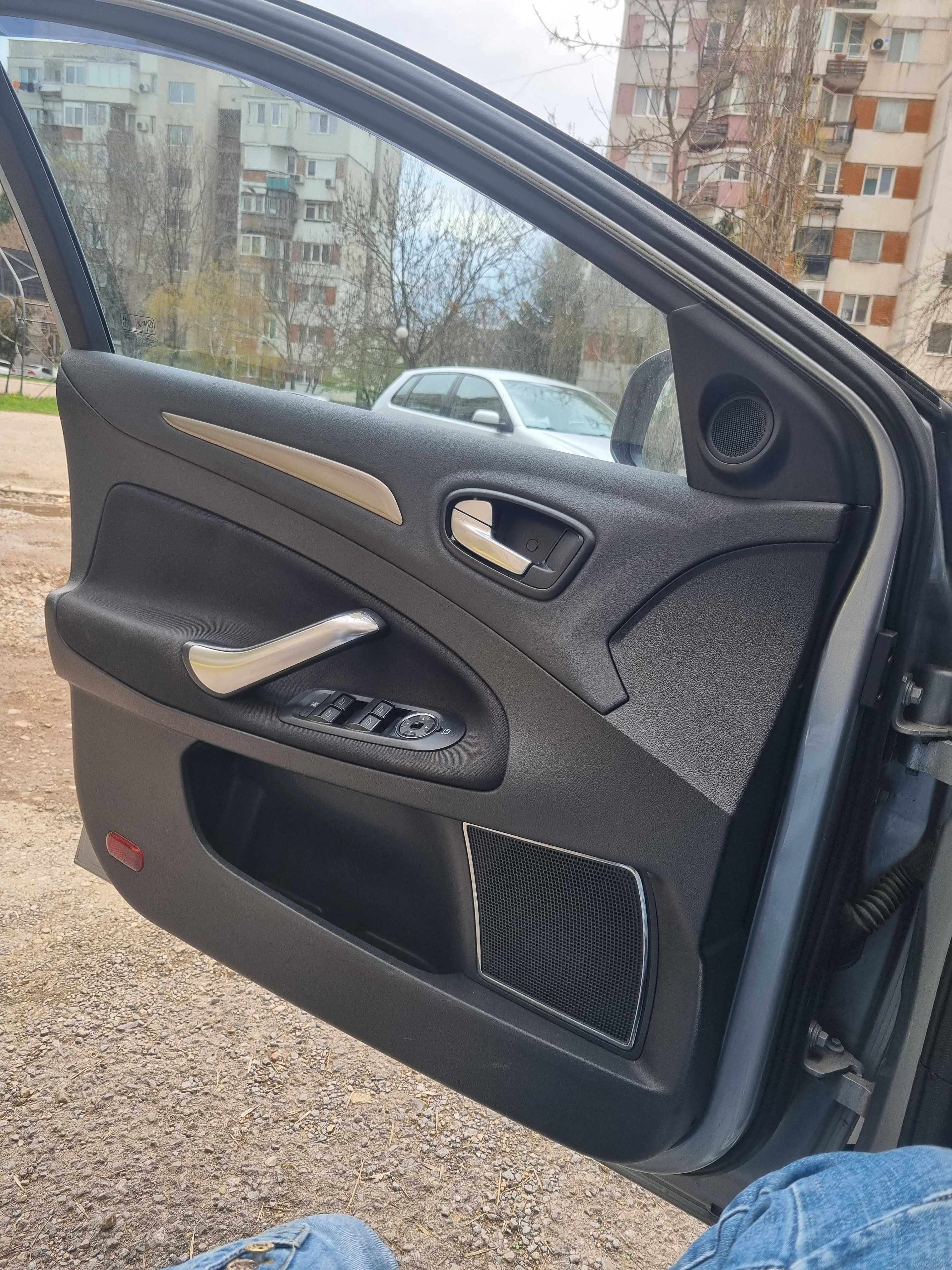 Продавам Ford Mondeo 2010 година.