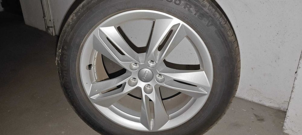 Vand set jante orig. aliaj Audi Q3 
235 50 R18 si anvelope stare f b