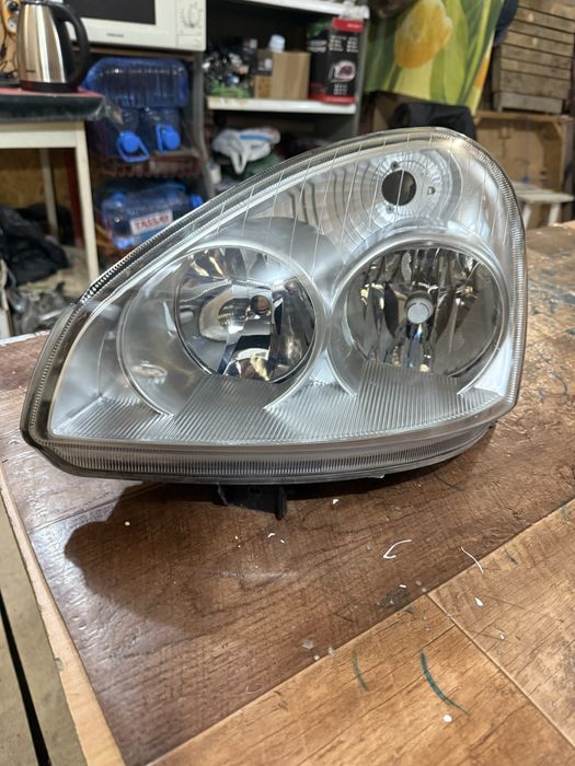 Фара приора левая бош