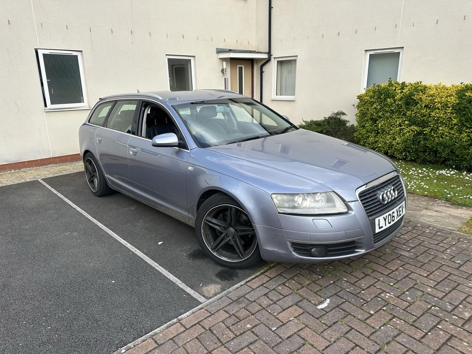 Vand sau schim masina cu volan pe dreapta