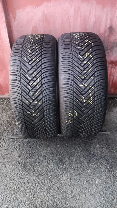 2бр. всесезонни гуми 225/50/17 Hankook Kinergy 4S
dot5023
7.7mm
Много