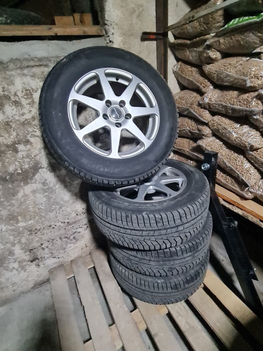 Гуми с джанти за рав4