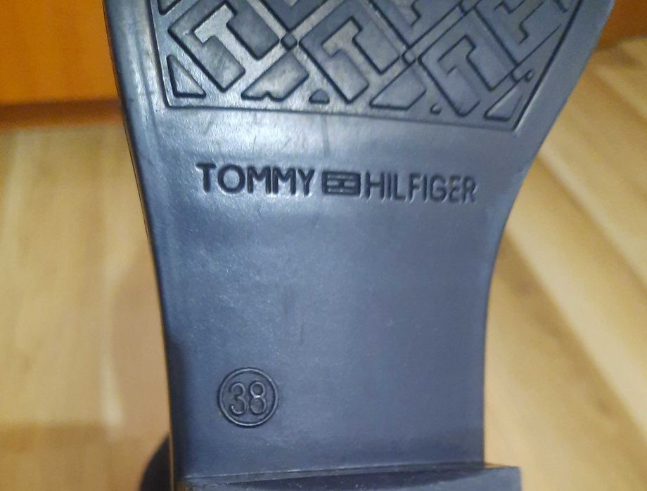 Tommy Hilfiger ghete  nr 38