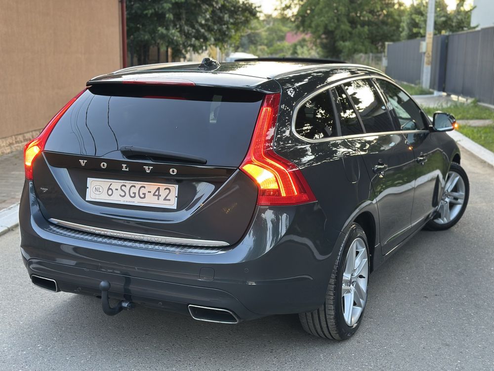 Volvo V60 D6 4x4 Hybrid 2.4D 288cp 2014 Full Option Trapa Camera