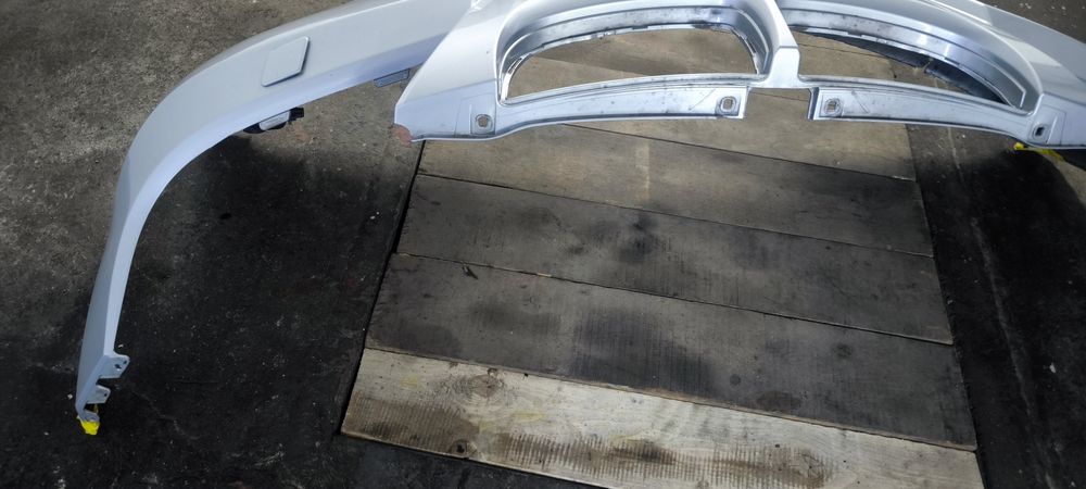 Предна и задна броня бмв е90 седан