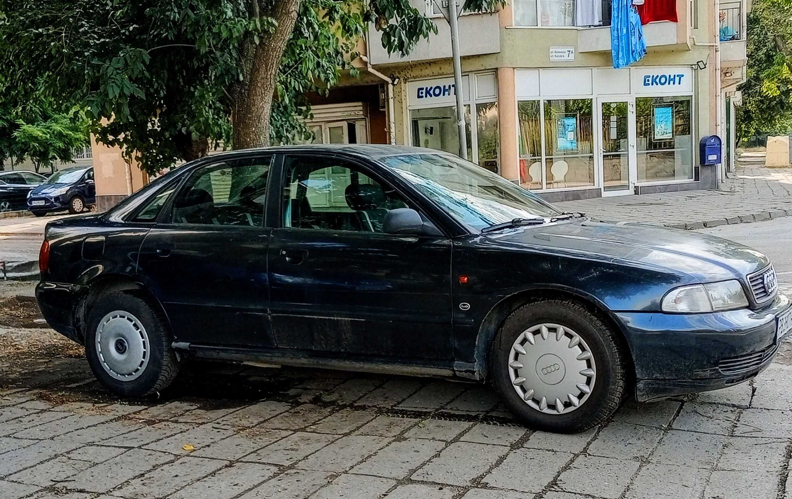 Продавам Ауди А4