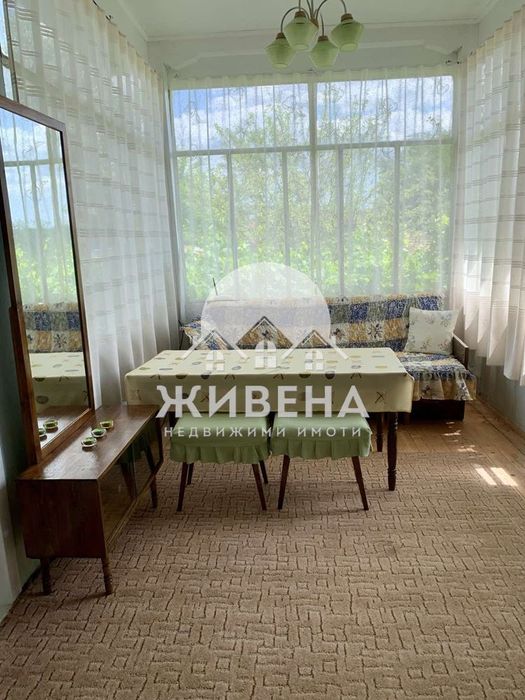 Продава къща с голям двор в с.Дъбравино, обл. Варна