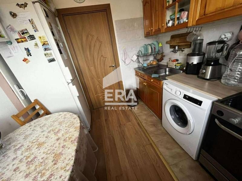 Продава се Двустаен апартамент в Хасково, Тракийски - 59 кв.м за 1124 €/кв.м - Снимка #2