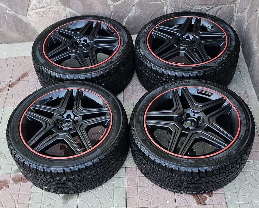 Yakahama 295/40. R21