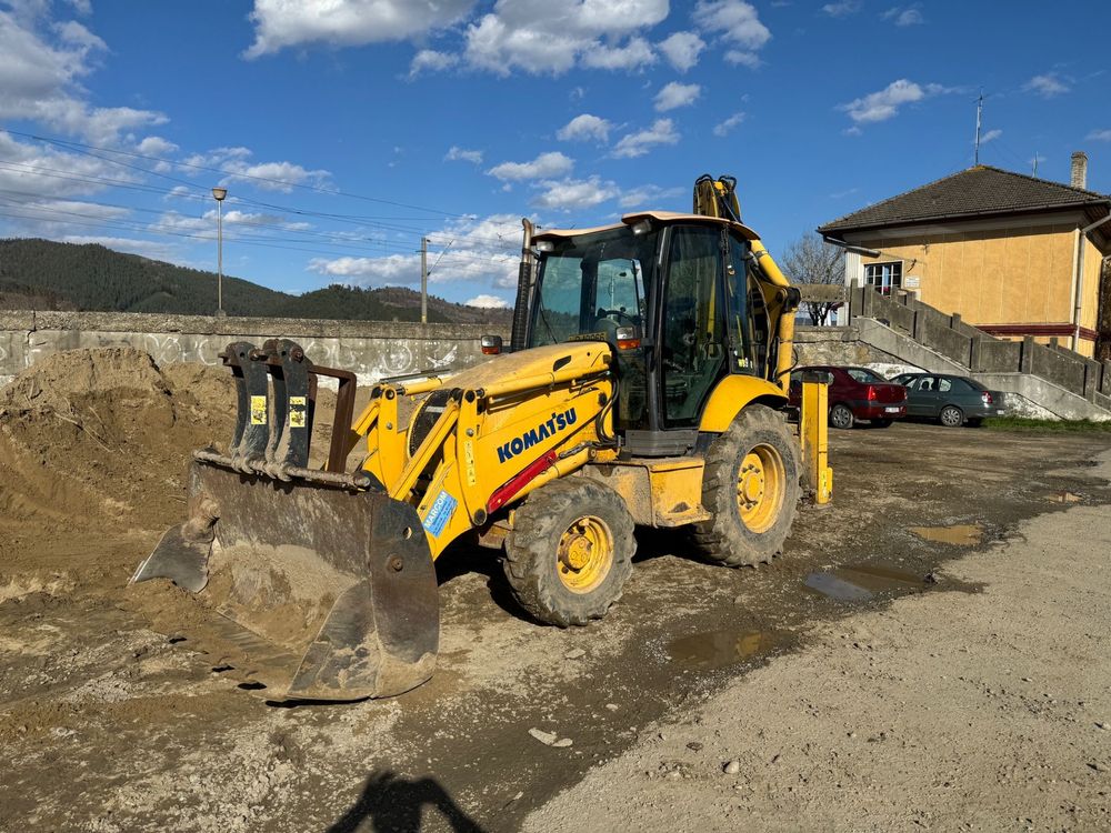 Buldoexcavator Komatsu WB93R 2013