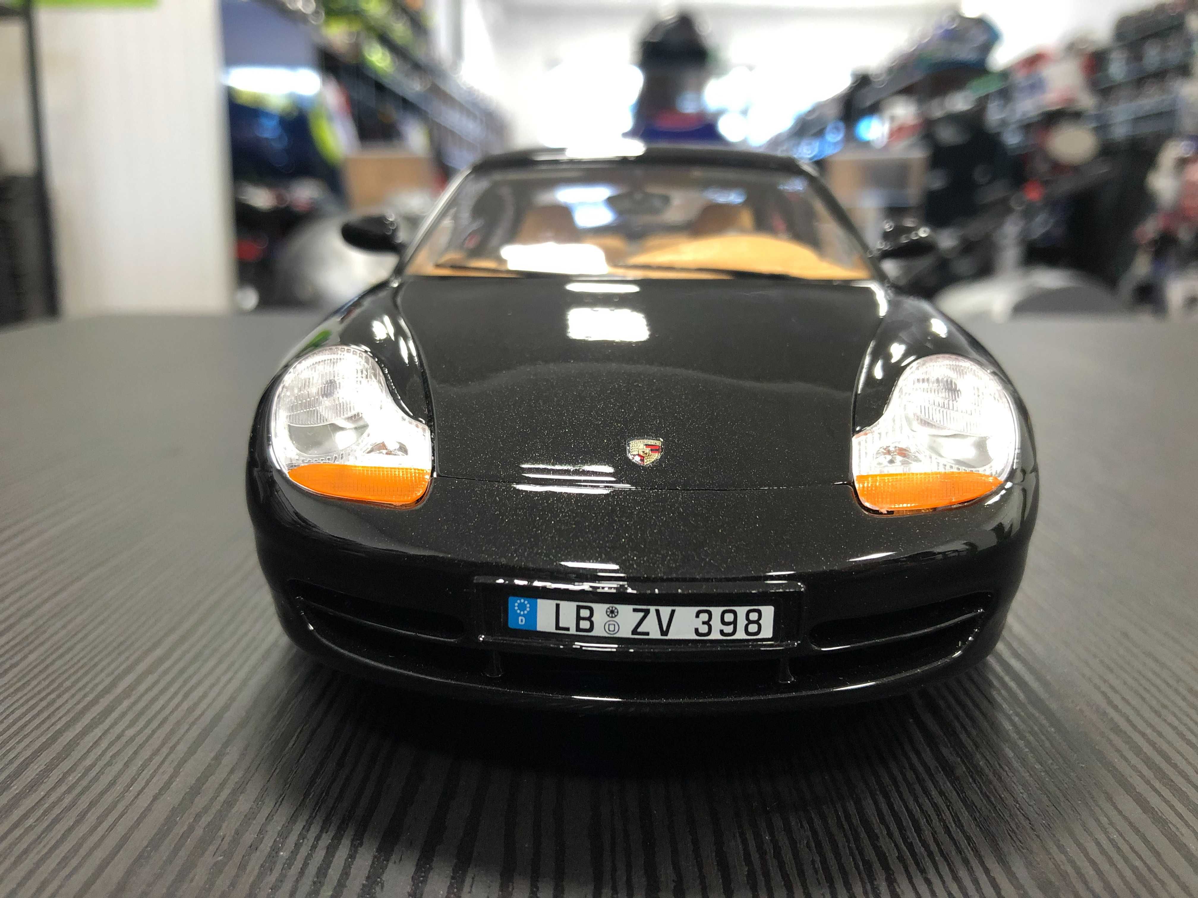 Метална колекционерска количка BBURAGO PORSCHE 996 1:18 НОВА