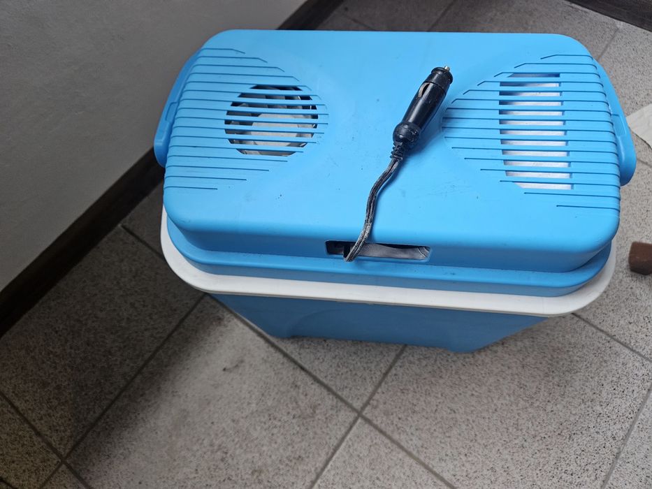 Хладилна кутия  със вентилатор  12V