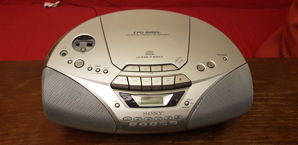 Combină SONY CD player-casetofon-radio