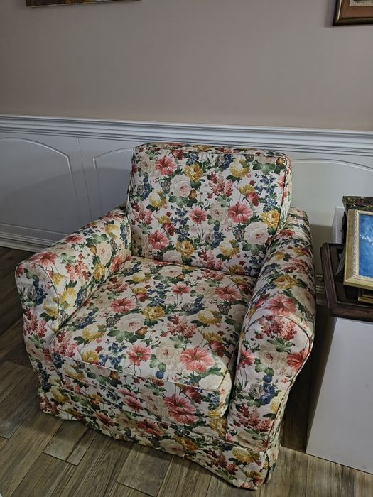 Мека мебел, диван и табуретка