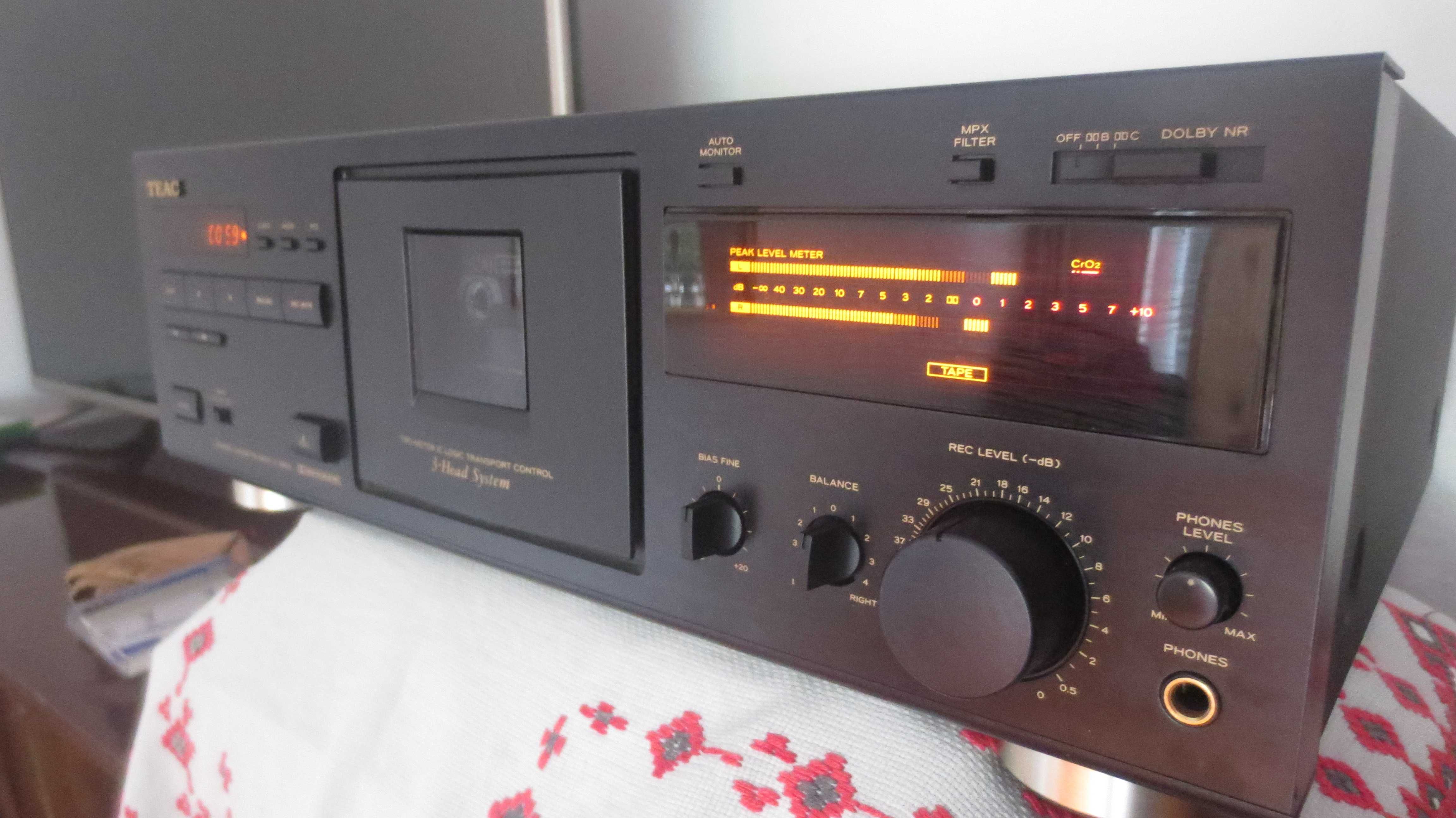 Teac V3000 Триглав Касетен Дек Отличен