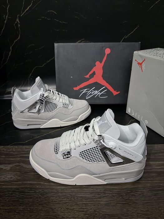 Jordan 4 frozen moments