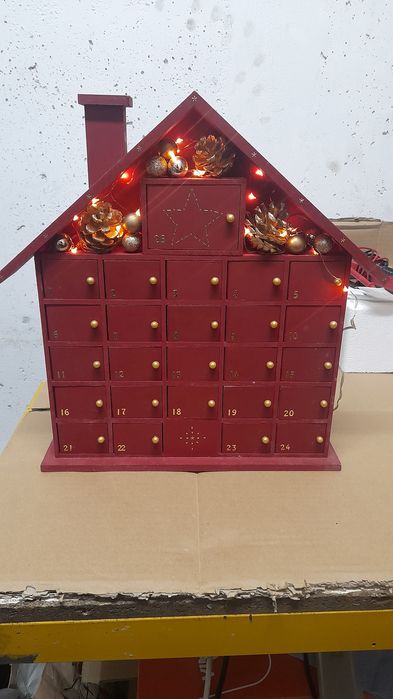 Calendar Advent casa lui decembrie