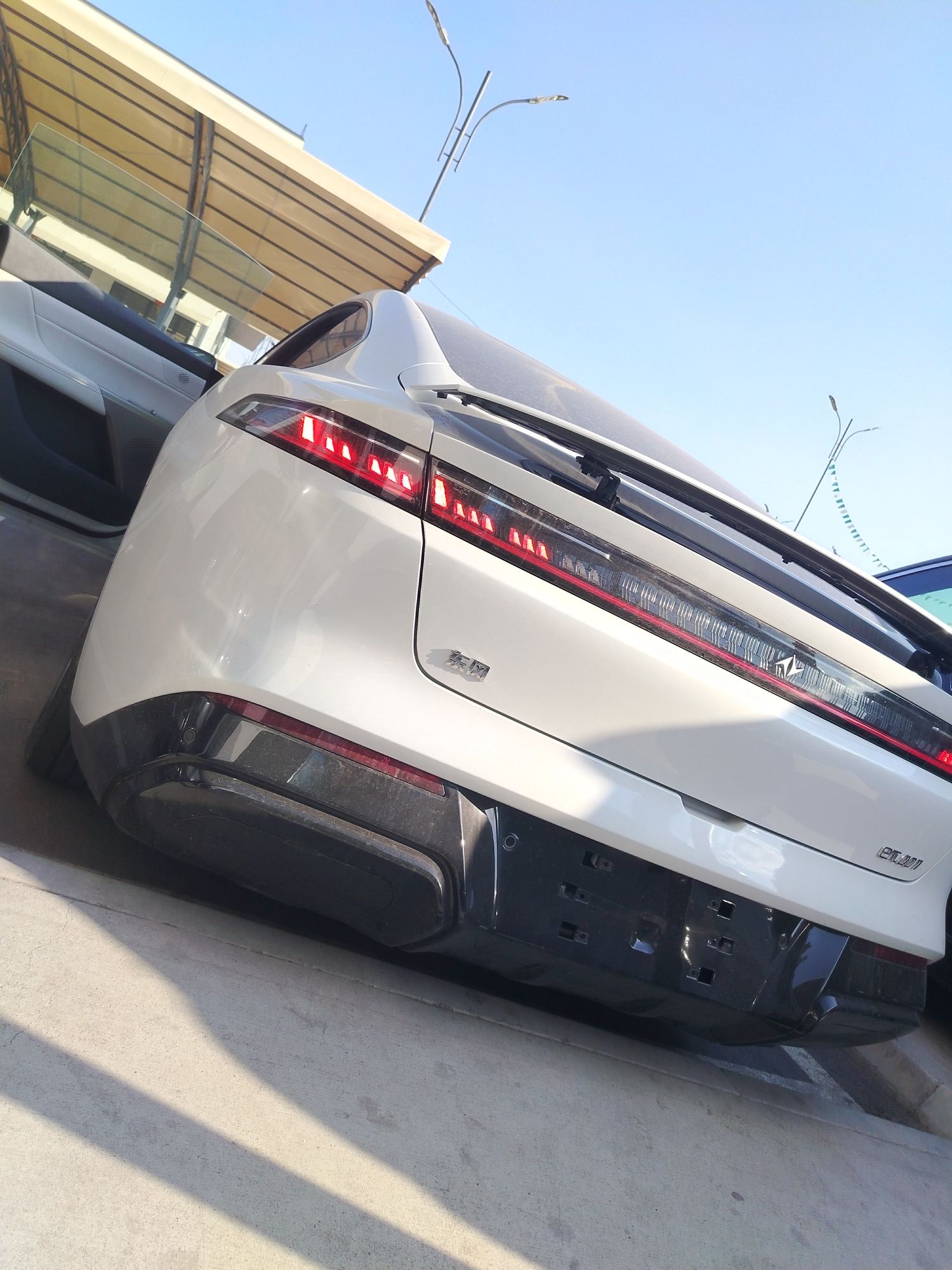 Dongfeng ep 007 Hybrid fulli. Yangi