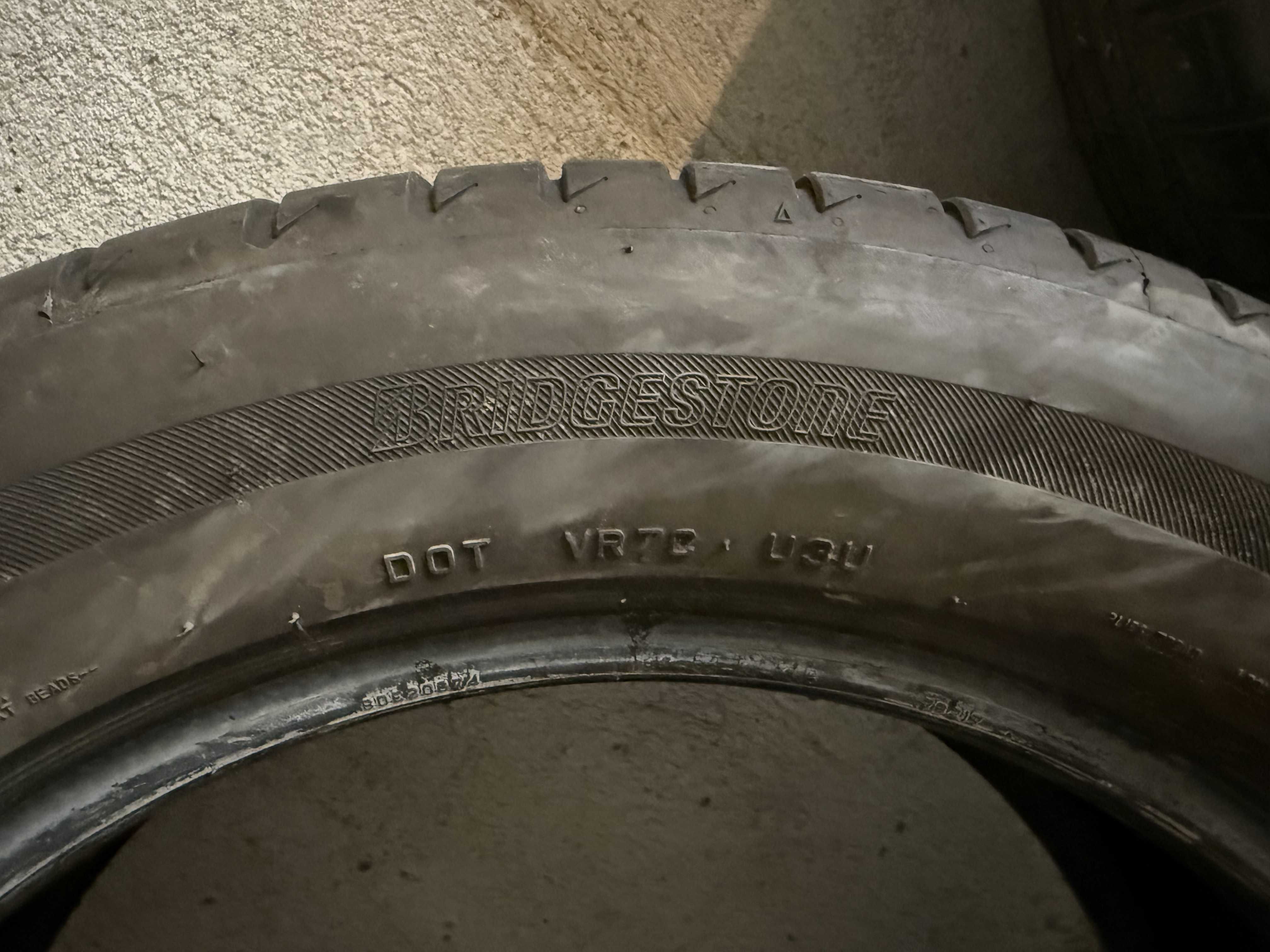 Две гуми Bridgestone Alenza 001 235/55R18 V100