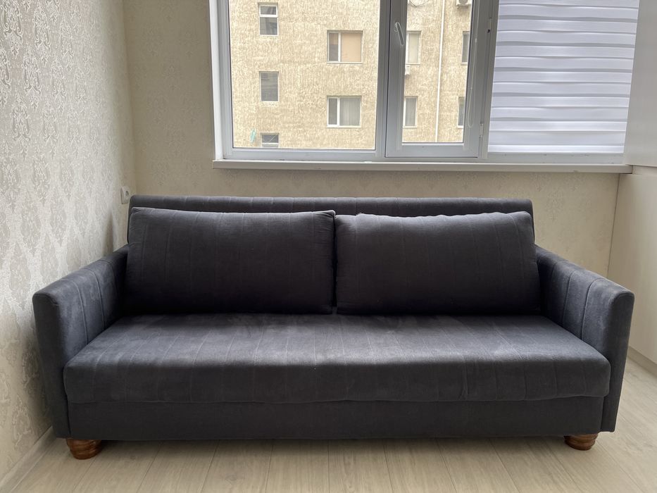 Диван гостинной