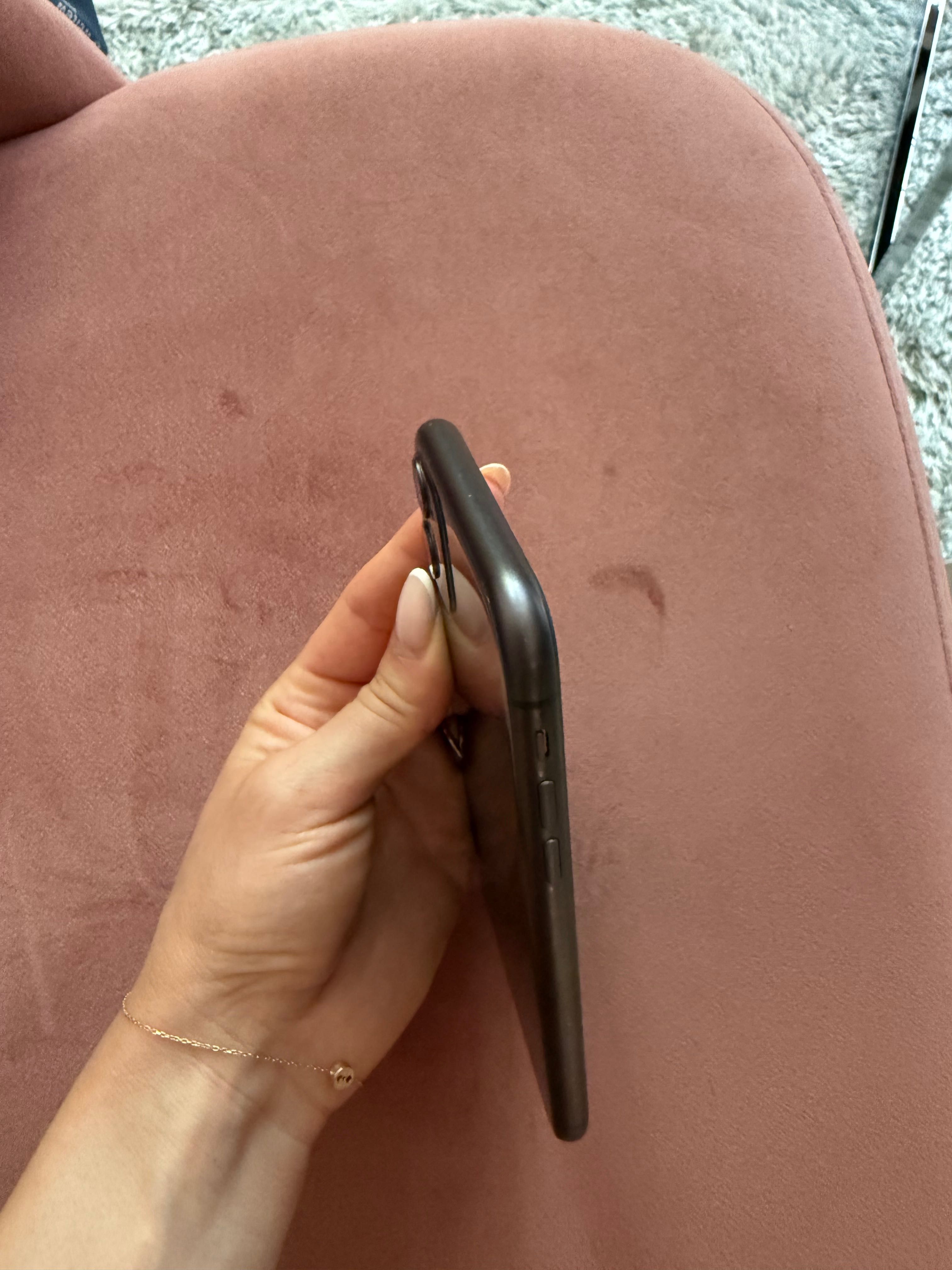iPhone 11 -  64GB