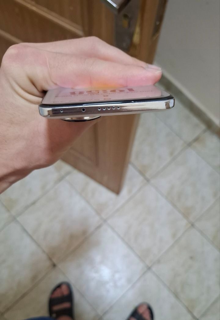 Honor 200 8+8 gb RAM, 256 gb ROM