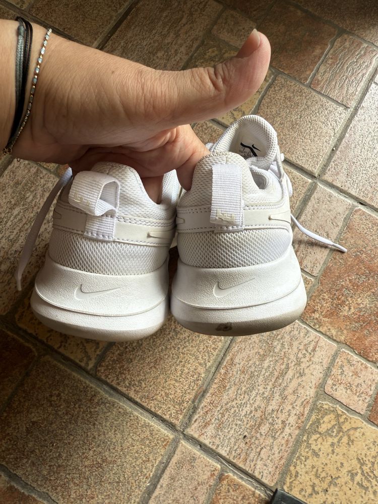 Дамски маратонки Nike