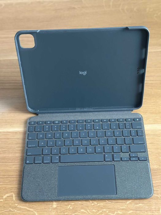 Husa Logitech Combo Touch iPad Pro 11" gen 1 2 3 4 QWERTY