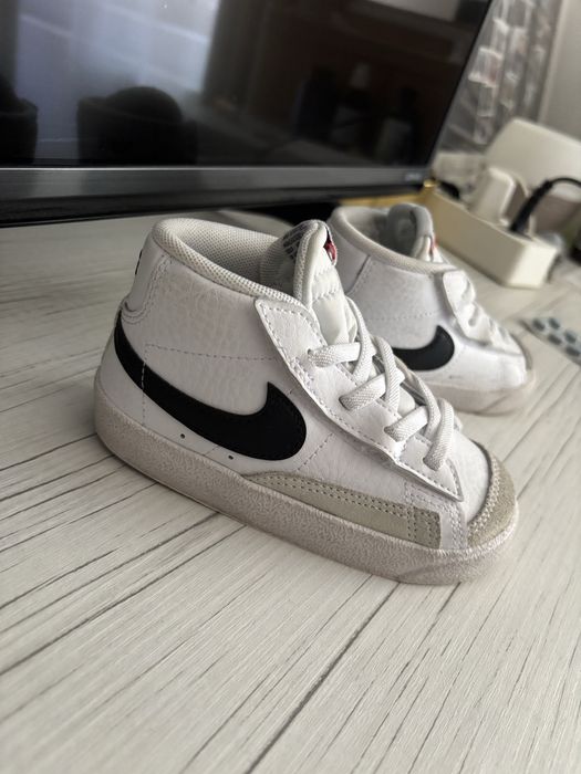 Nike - Adidasi tip gheata , marimea 25 , in stare perfecta