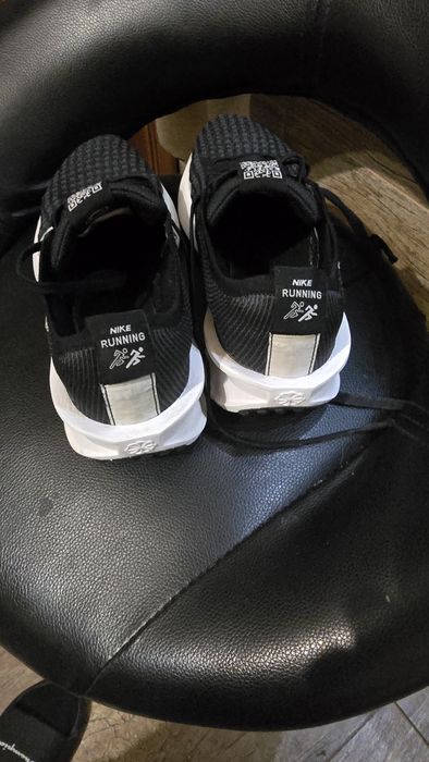 Маратонки    Nike