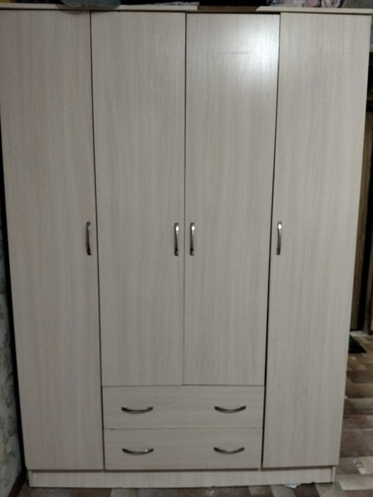 Шифонер сатылады срочно.