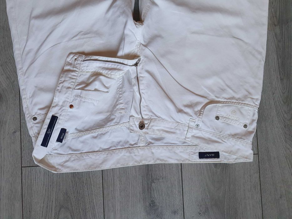 Pantaloni GANT (bumbac + in) - Marime W42 L34 (Talie 108 cm)