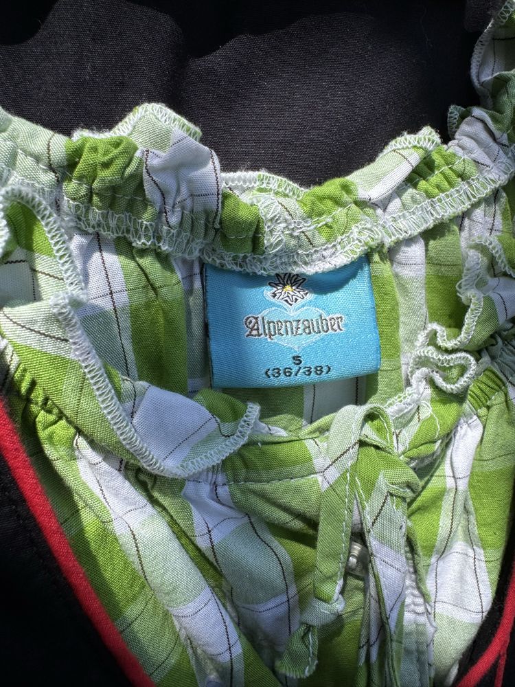 Port austriac, dirndl, Tirol, vesta lana jacheta lana