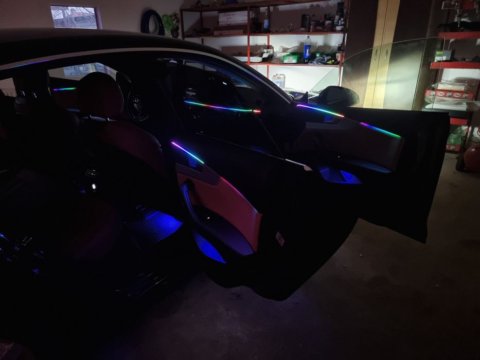 Montez lumini ambientale auto