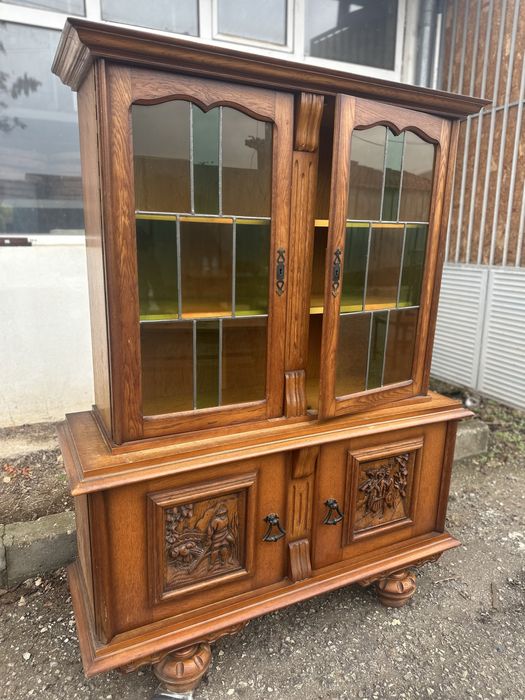 Масивен ретро шкаф/витрина