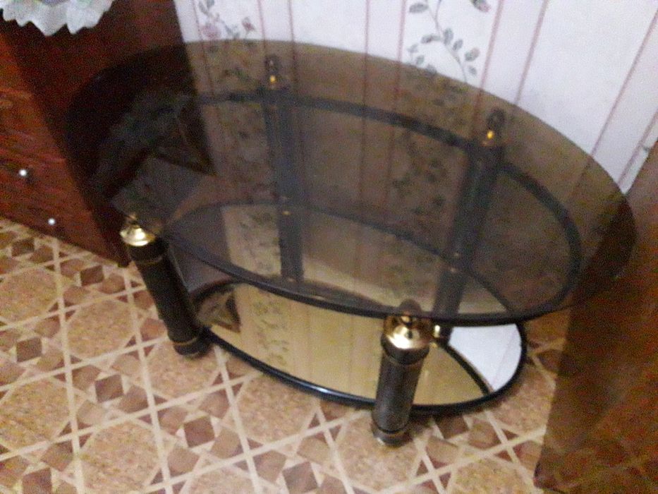 Столик с зеркалом