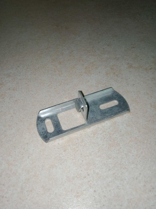 потолочный кронштейн для люстры.