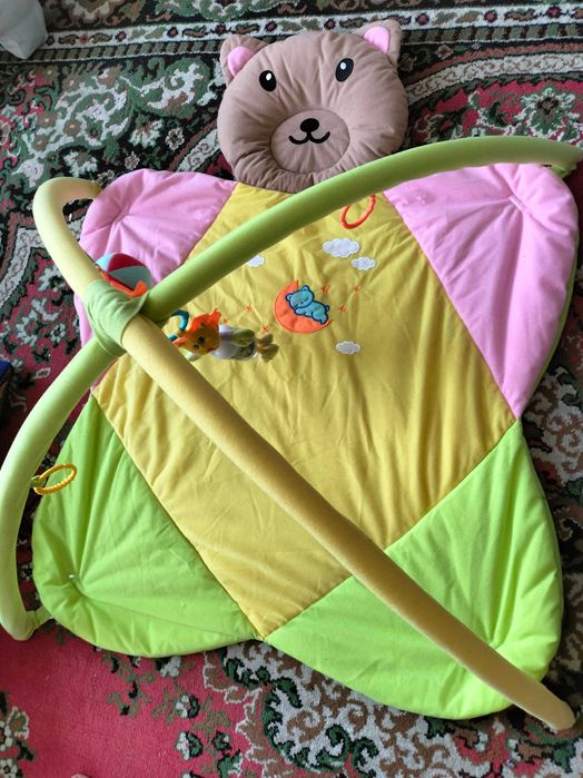 Продам развивающий коврик и игрушки