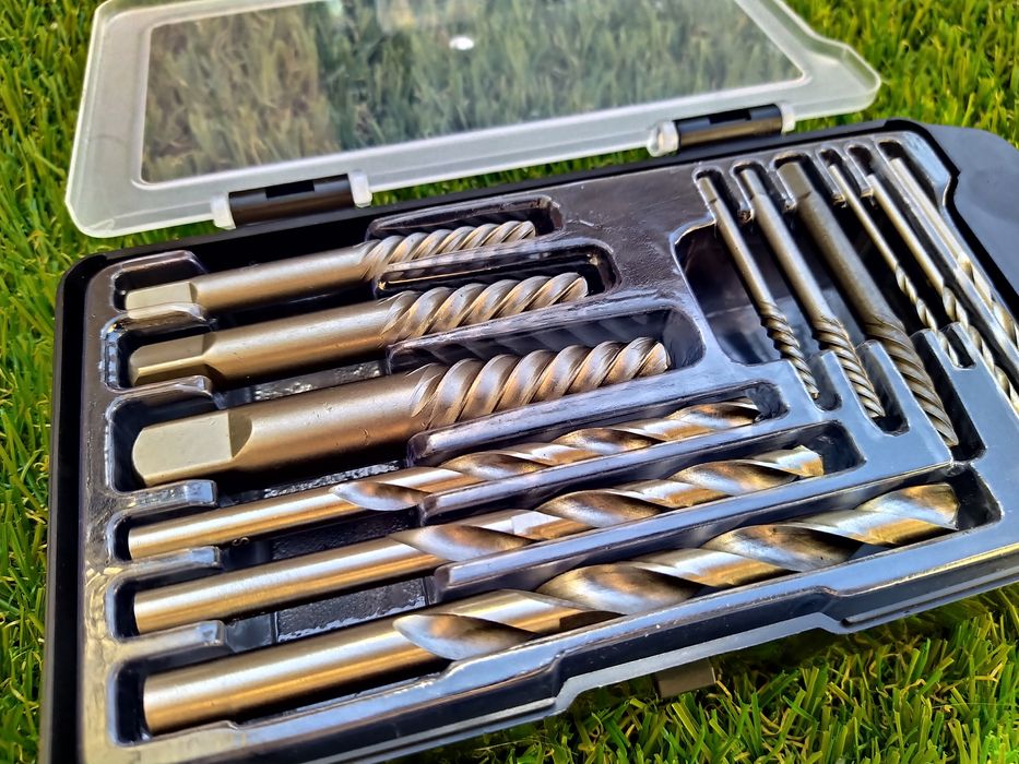 Trusa 12 extractoare suruburi rupte 12 piese burghie metal