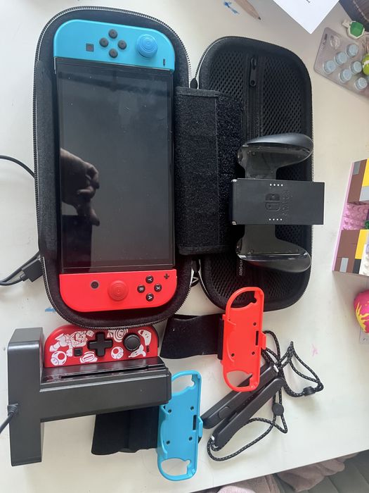 Vand nintendo switch oled+joc+accesorii