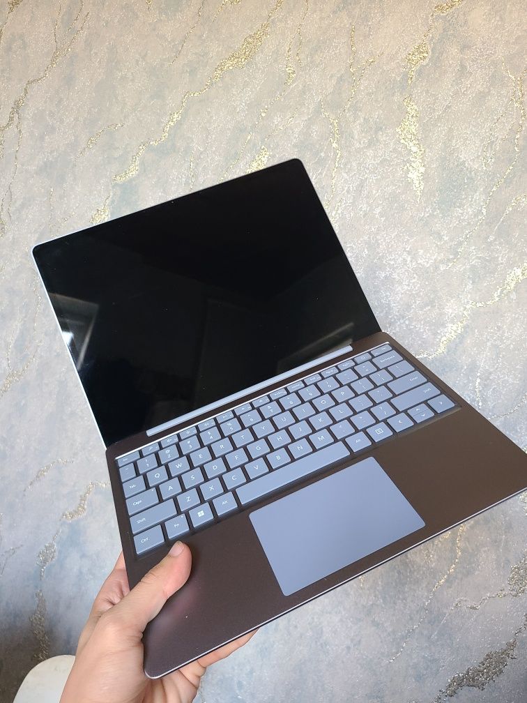 Microsoft Surface Laptop Go 2
