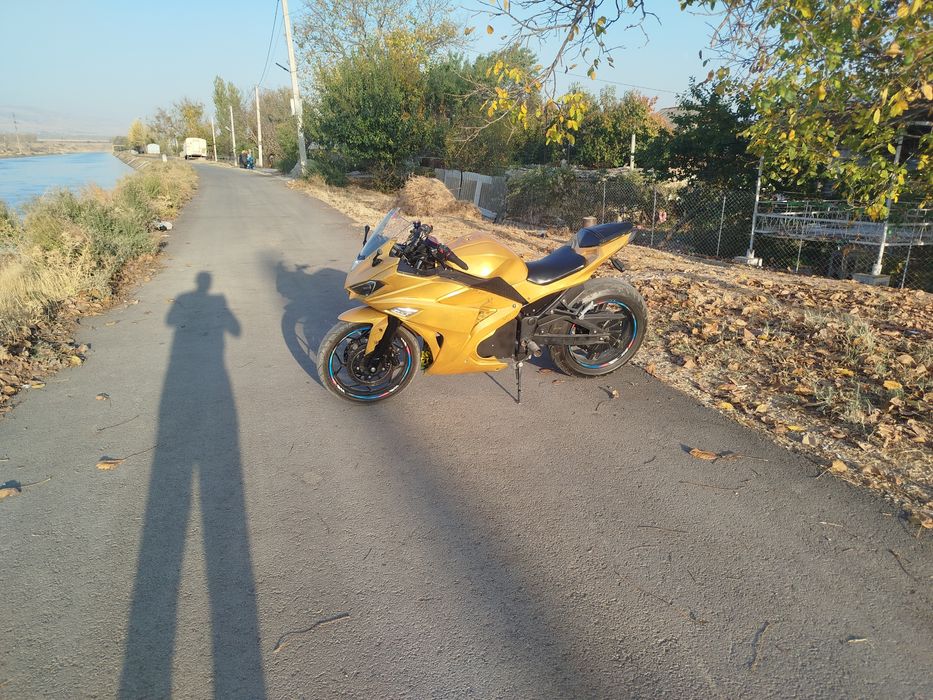 Продаётся электромотоцикл yamaha r3 год выпуска 2024 год