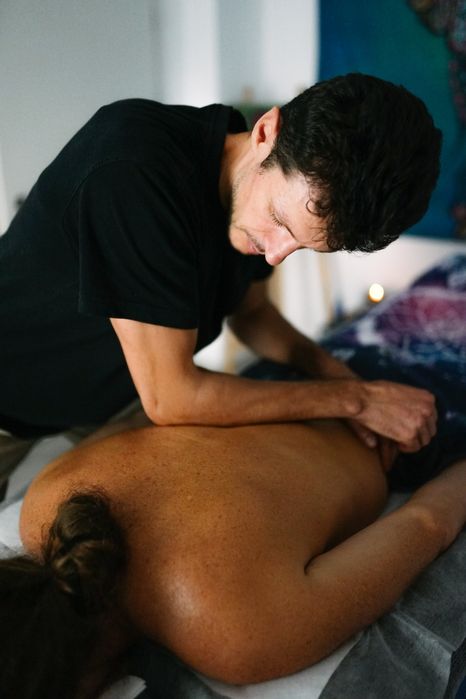 Reflexoterapie & Masaj Terapeutic – pentru când corpul spune „ajunge”